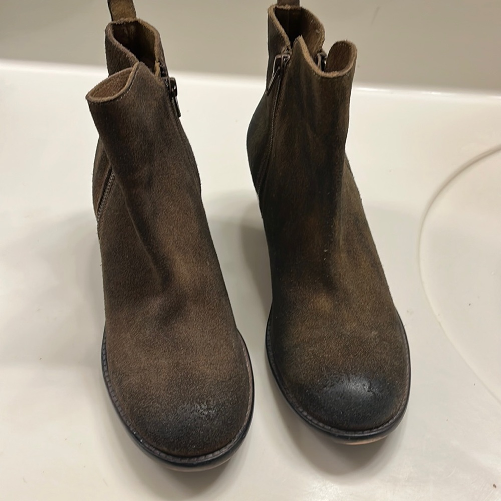 Diaba True Brown Booties